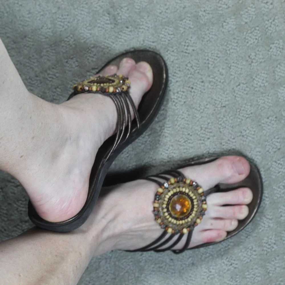 Gianni Bini Size 7.5 Brown Beaded Medallion Sandals